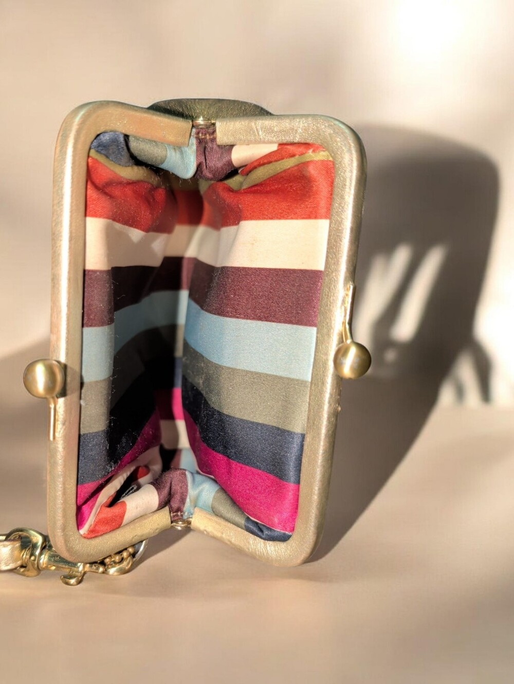 Y2K Bleecker Kisslock Metallic Bronze Leather Wristlet Clutch - Picture 7 of 9
